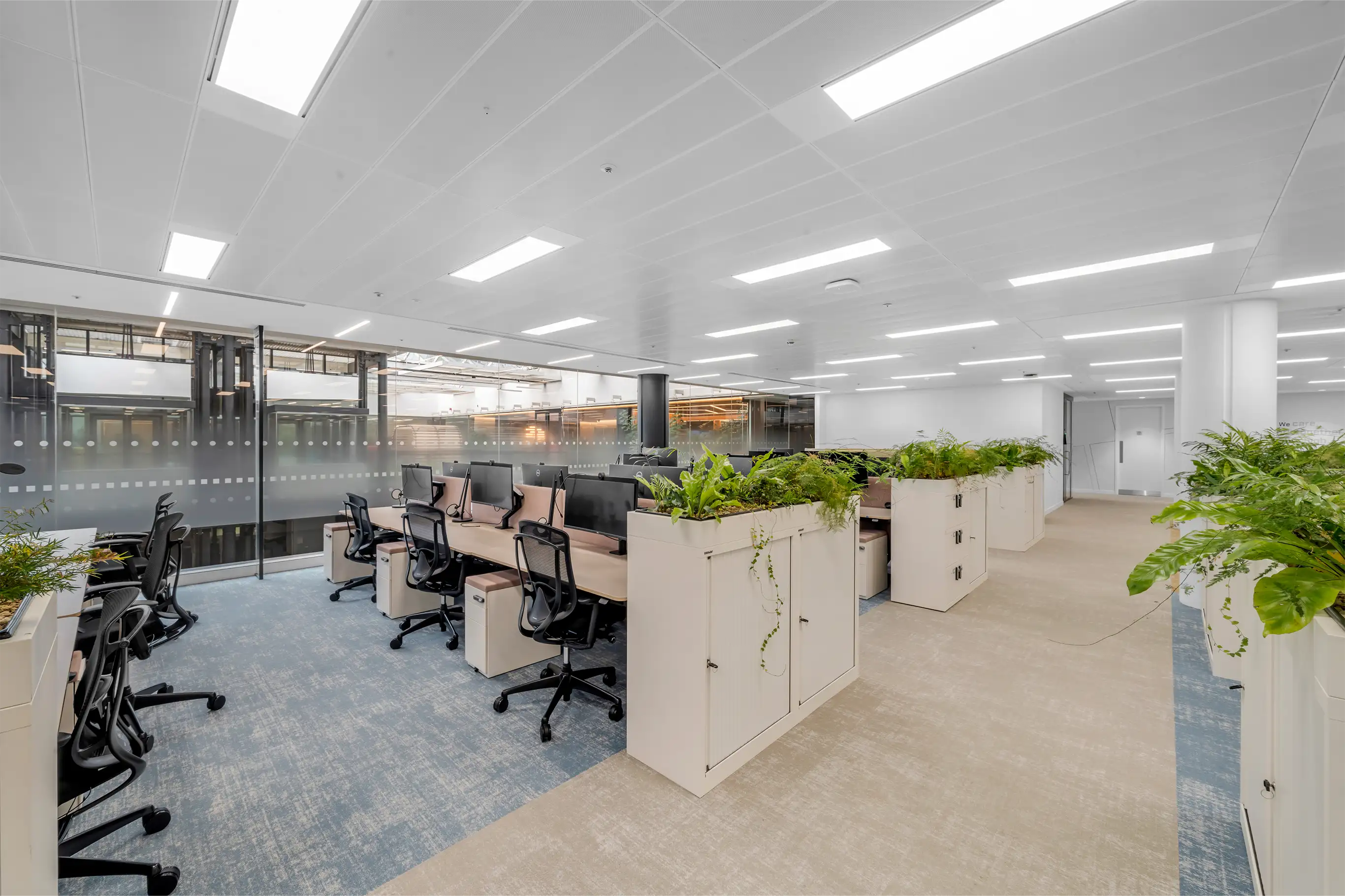 OPEN PLAN WORKSPACE - 134 DESKS