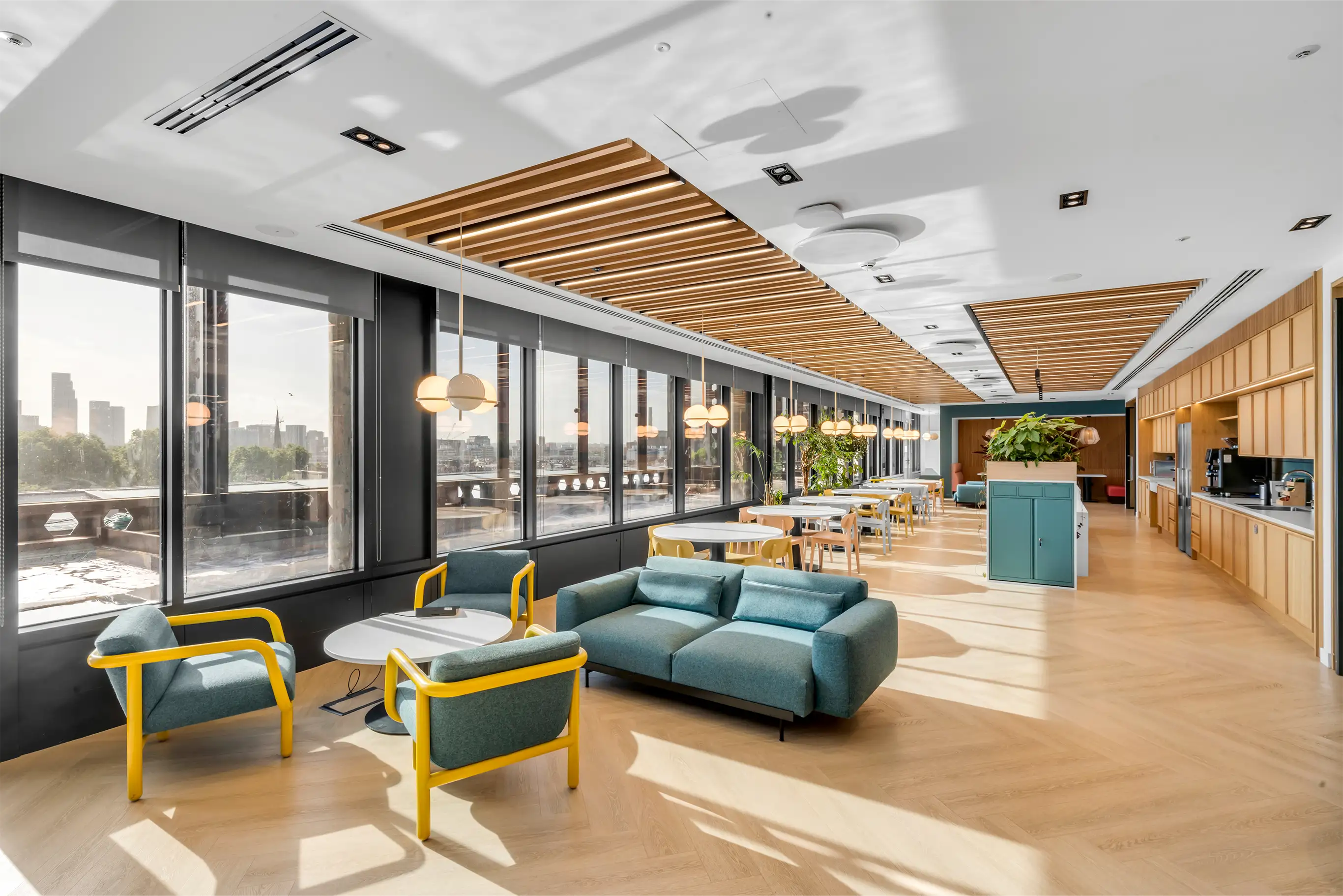 KITCHEN & BREAKOUT AREA